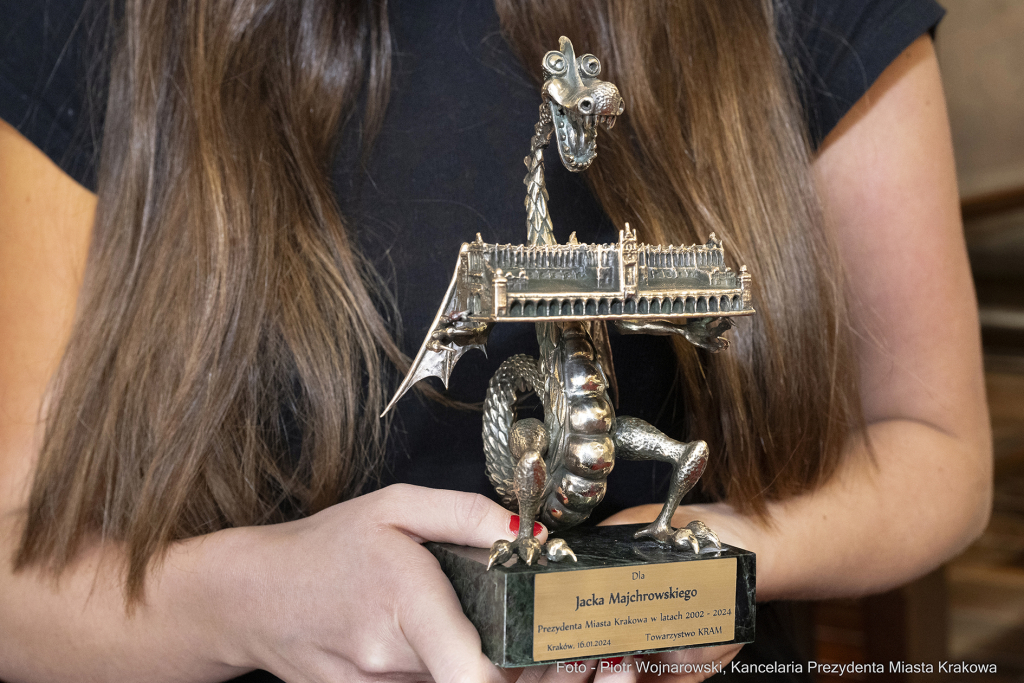 pw_172_008_fot. piotr wojnarowski.jpg-Sukiennice, KRAM, kupcy, Majchrowski, spotkanie  Autor: P. Wojnarowski