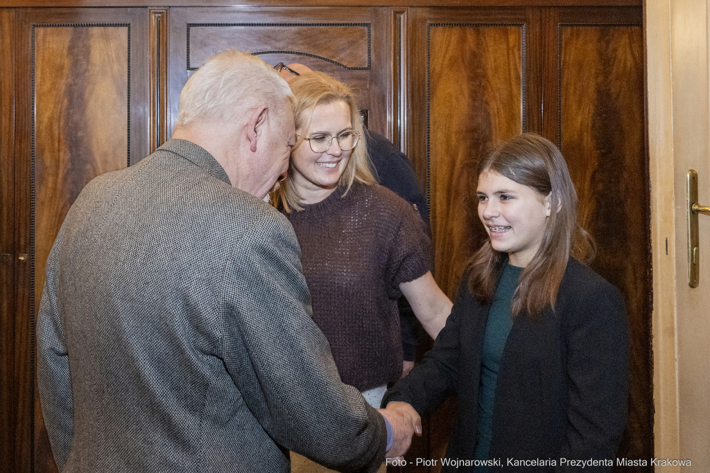 nastolatka, pieniądze, znalazła, oddała, Biuro Rzeczy Znalezionych  Autor: P. Wojnarowski