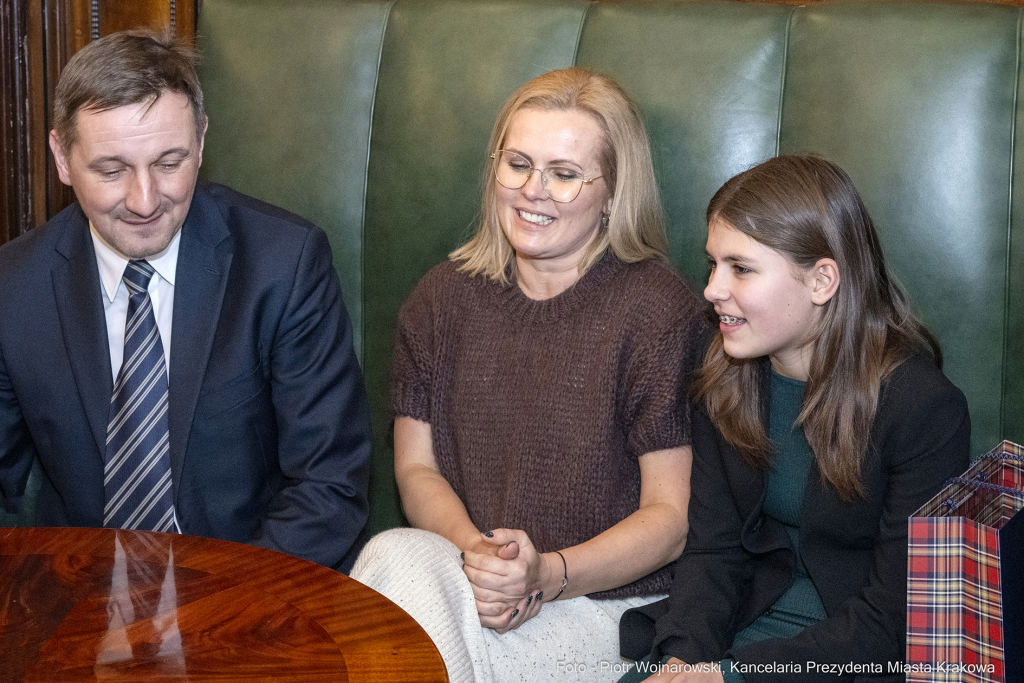 nastolatka, pieniądze, znalazła, oddała, Biuro Rzeczy Znalezionych  Autor: P. Wojnarowski