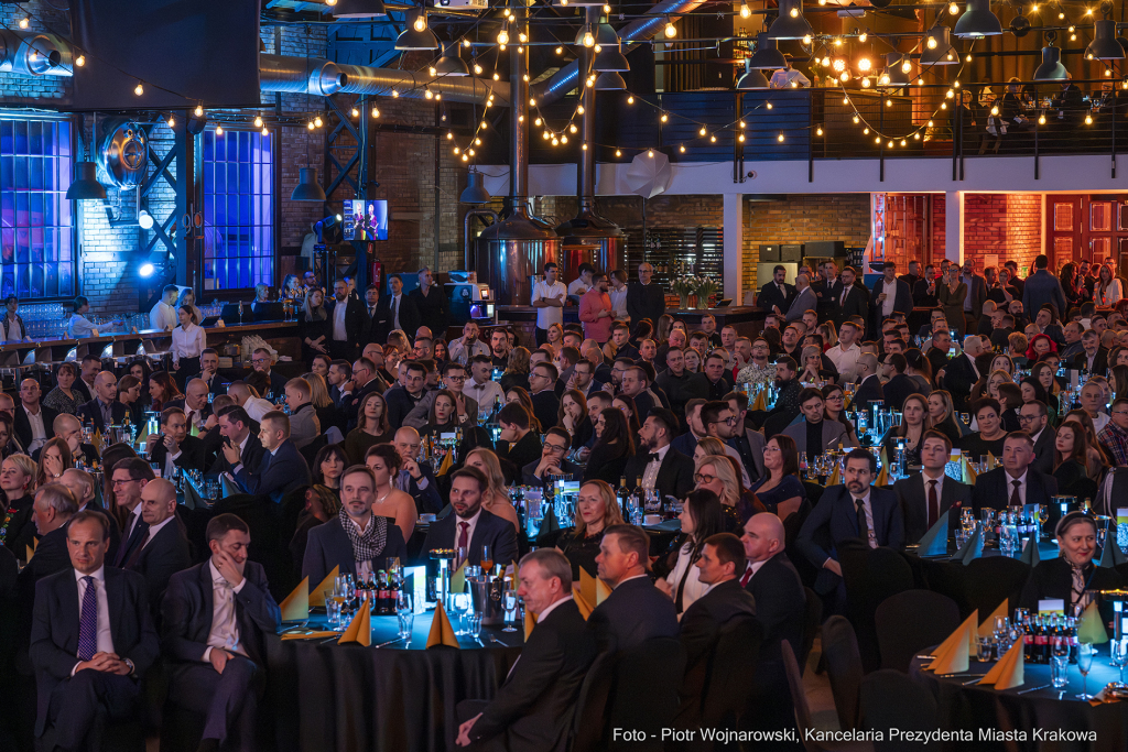 pw_174_008_fot. piotr wojnarowski.jpg-gala, lotnisko, Kraków, Jubileusz, 60 lat, Muzyk  Autor: P. Wojnarowski