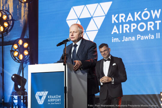 pw_174_009_fot. piotr wojnarowski.jpg-gala, lotnisko, Kraków, Jubileusz, 60 lat, Muzyk