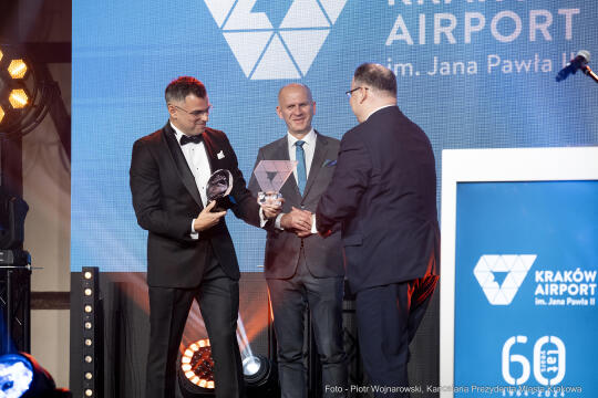 pw_174_012_fot. piotr wojnarowski.jpg-gala, lotnisko, Kraków, Jubileusz, 60 lat, Muzyk