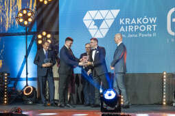 pw_174_014_fot. piotr wojnarowski.jpg-gala, lotnisko, Kraków, Jubileusz, 60 lat, Muzyk