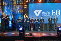 pw_174_016_fot. piotr wojnarowski.jpg-gala, lotnisko, Kraków, Jubileusz, 60 lat, Muzyk