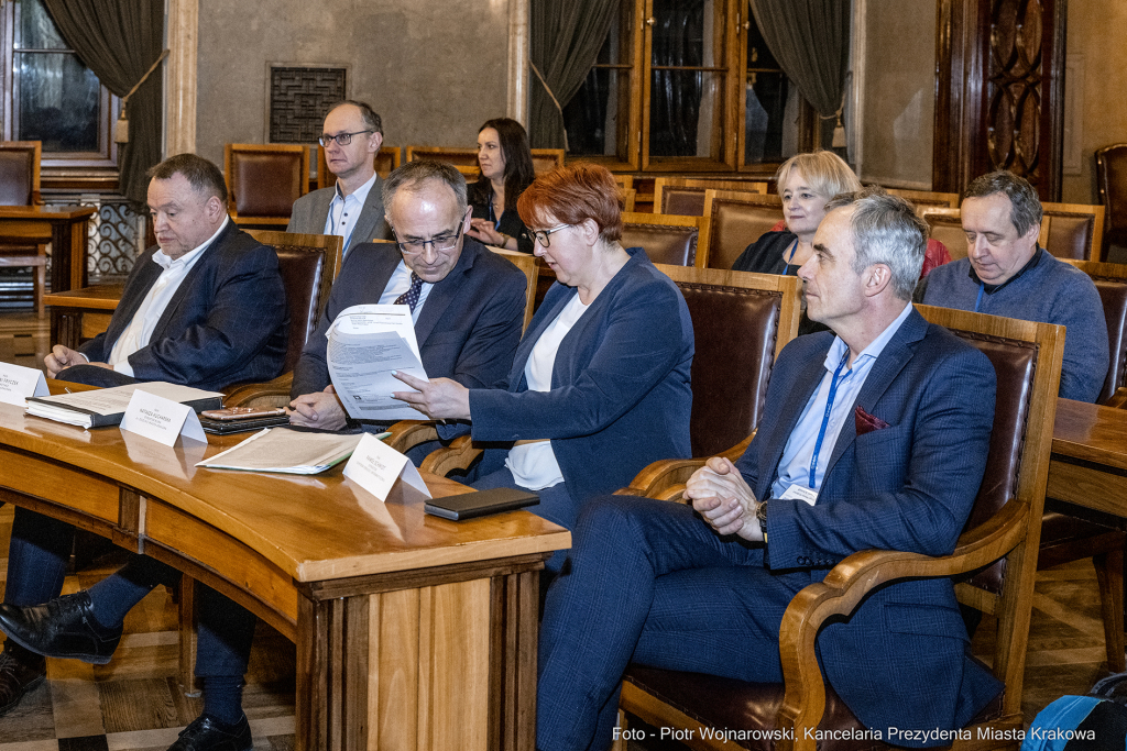 rady dzielnic, konwent, Kulig, Fryczek, Buszek, inauguracja, posiedzenie, spotkanie, przewodniczący  Autor: P. Wojnarowski