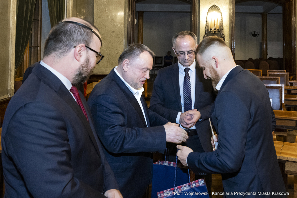 rady dzielnic, konwent, Kulig, Fryczek, Buszek, inauguracja, posiedzenie, spotkanie, przewodniczący  Autor: P. Wojnarowski