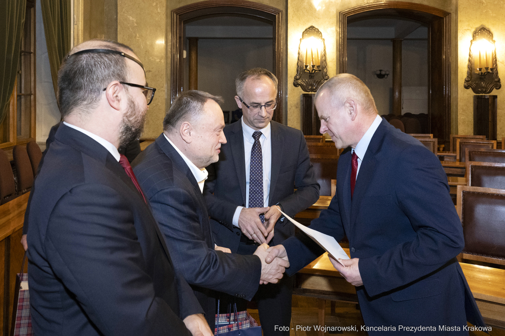 rady dzielnic, konwent, Kulig, Fryczek, Buszek, inauguracja, posiedzenie, spotkanie, przewodniczący  Autor: P. Wojnarowski