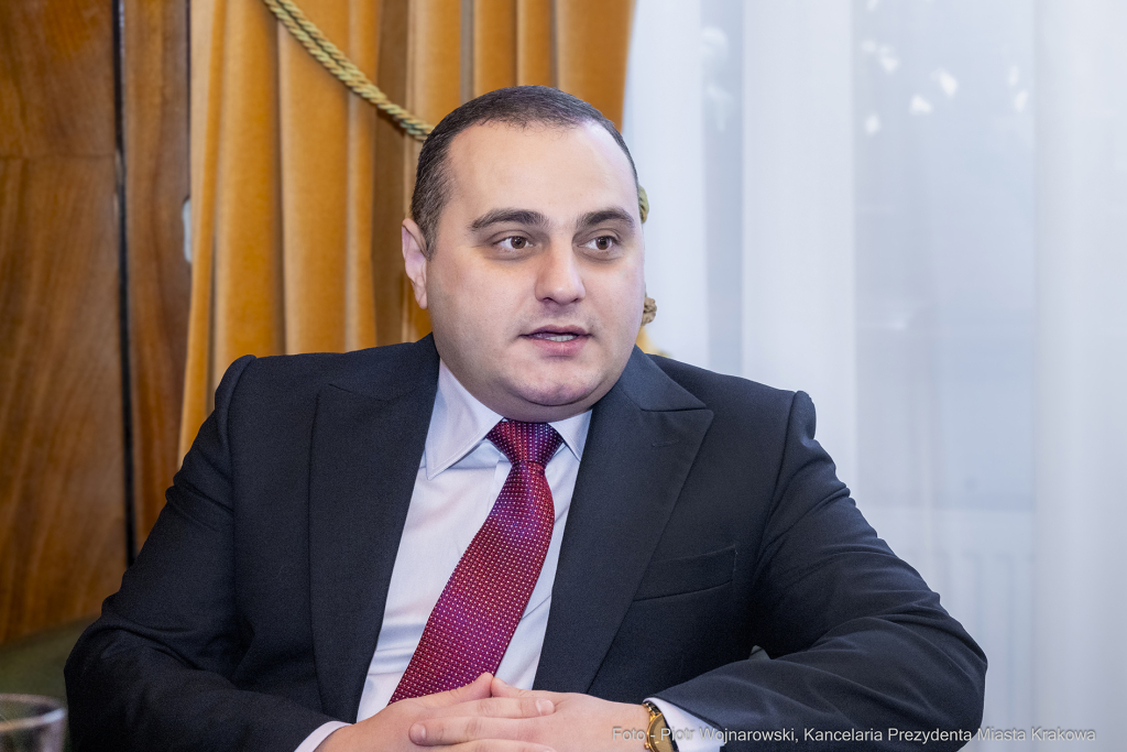 pw_179_005_fot. piotr wojnarowski.jpg-konsul, Armenia, Bojadżjan, wizyta, Majchrowski  Autor: P. Wojnarowski