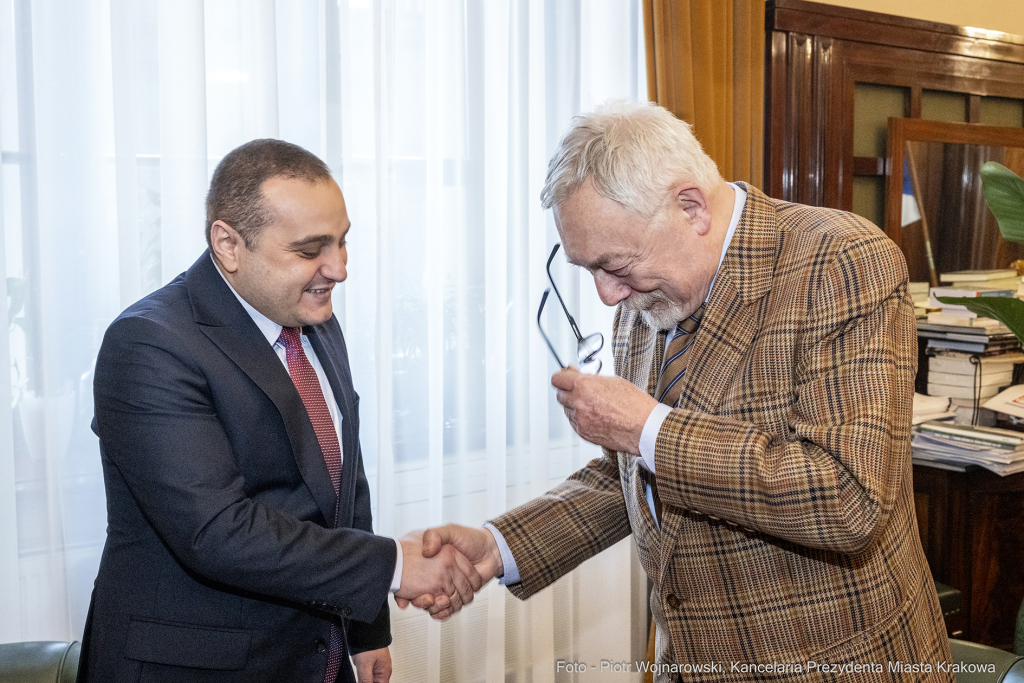 pw_179_009_fot. piotr wojnarowski.jpg-konsul, Armenia, Bojadżjan, wizyta, Majchrowski  Autor: P. Wojnarowski