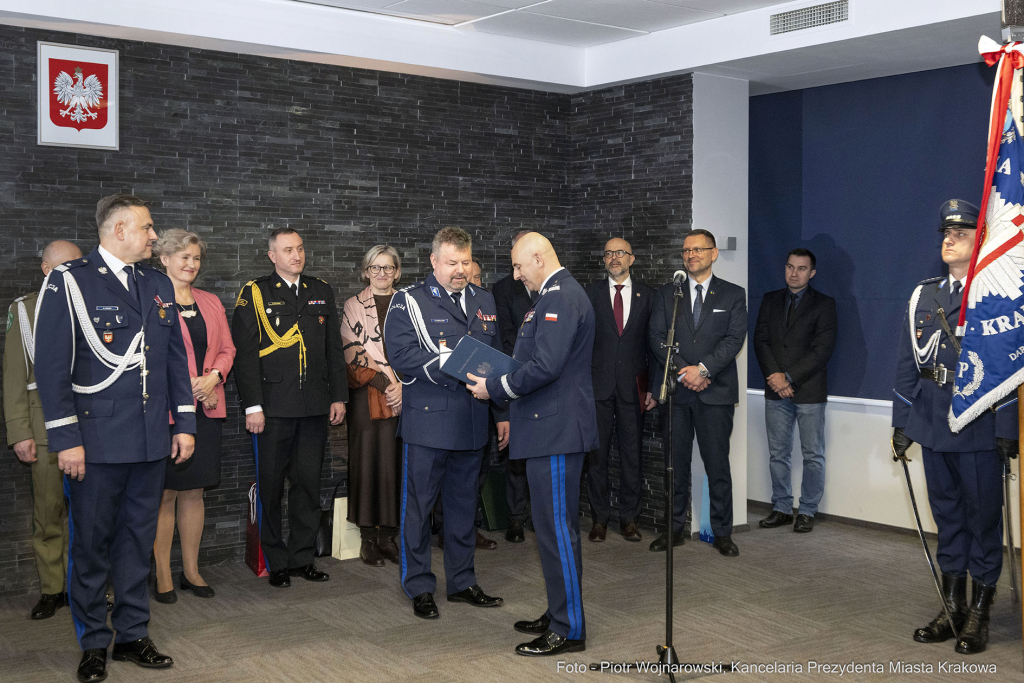 Policja, Ledzion, emerytura, Morajka, nominacja, Kraków, Kulig Andrzej, Kochańczyk, uroczystość  Autor: P. Wojnarowski