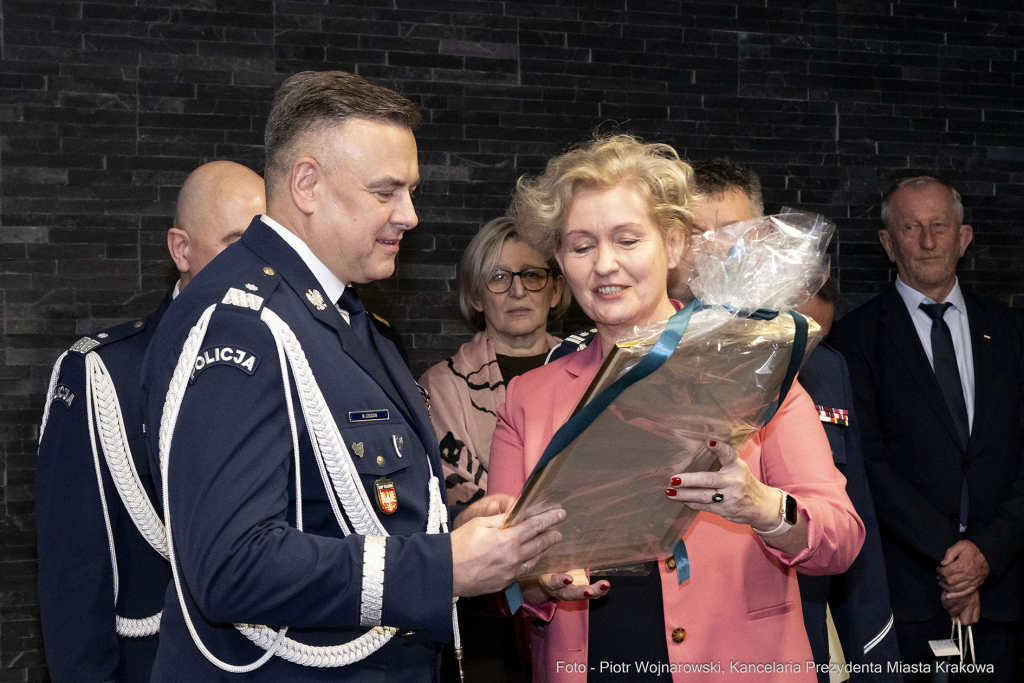 Policja, Ledzion, emerytura, Morajka, nominacja, Kraków, Kulig Andrzej, Kochańczyk, uroczystość  Autor: P. Wojnarowski