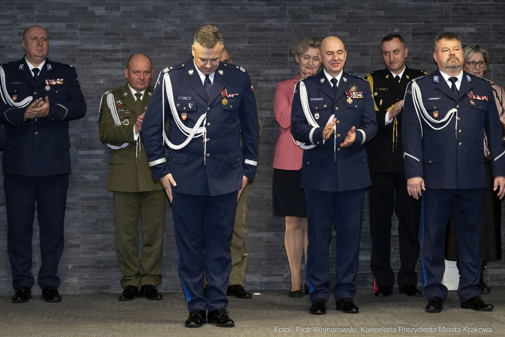 Policja, Ledzion, emerytura, Morajka, nominacja, Kraków, Kulig Andrzej, Kochańczyk, uroczystość  Autor: P. Wojnarowski