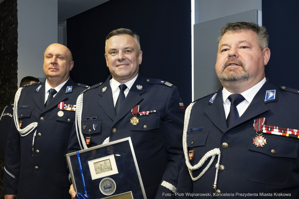 Policja, Ledzion, emerytura, Morajka, nominacja, Kraków, Kulig Andrzej, Kochańczyk, uroczystość  Autor: P. Wojnarowski