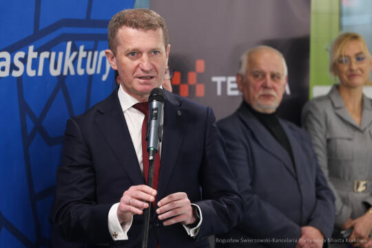 bs-240201-img_4001.jpg-Basen, Majchrowski