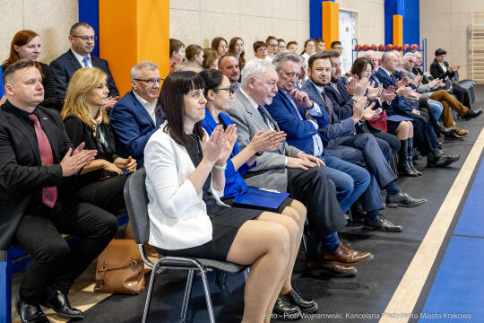 szkoła,  nr 89, os. Piastów, sala gimnastyczna, otwarcie, Majchrowski, Miszalski, Pietrzyk, otofot