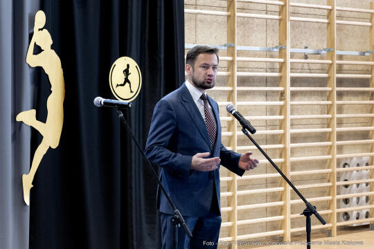 szkoła,  nr 89, os. Piastów, sala gimnastyczna, otwarcie, Majchrowski, Miszalski, Pietrzyk, otofot