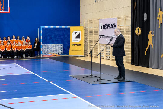 szkoła,  nr 89, os. Piastów, sala gimnastyczna, otwarcie, Majchrowski, Miszalski, Pietrzyk, otofot