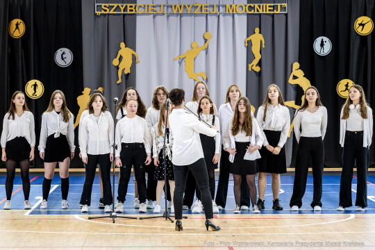 szkoła,  nr 89, os. Piastów, sala gimnastyczna, otwarcie, Majchrowski, Miszalski, Pietrzyk, otofot