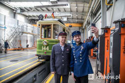 jg1_240214_krpl_202a4142.jpg-MPK w Krakowie wyremontowało dwa historyczne wagony Zeppelin