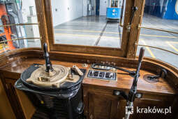 jg1_240214_krpl_202a4153.jpg-MPK w Krakowie wyremontowało dwa historyczne wagony Zeppelin