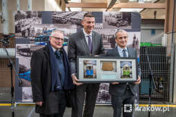 jg1_240214_krpl_202a4339.jpg-MPK w Krakowie wyremontowało dwa historyczne wagony Zeppelin