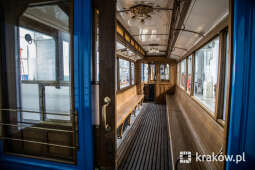 jg1_240214_krpl_202a4270.jpg-MPK w Krakowie wyremontowało dwa historyczne wagony Zeppelin_copy