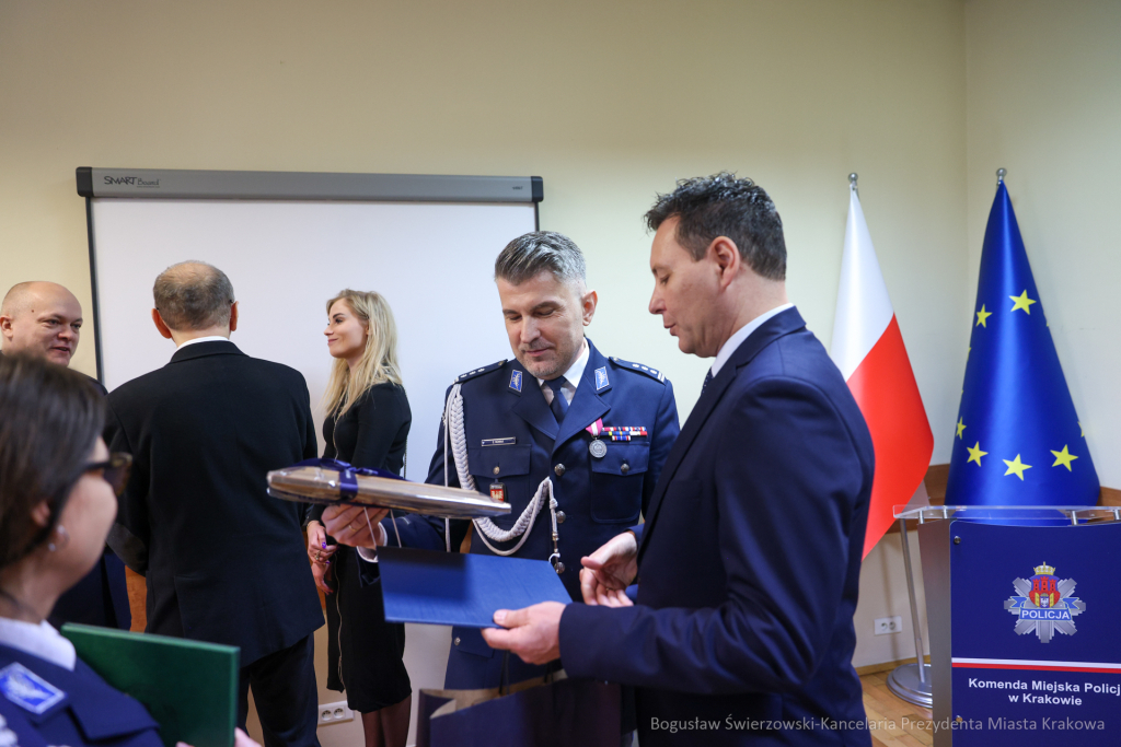 bs-240215-img_7822.jpg-Policja, Nowak, Majchrowski  Autor: B. Świerzowski