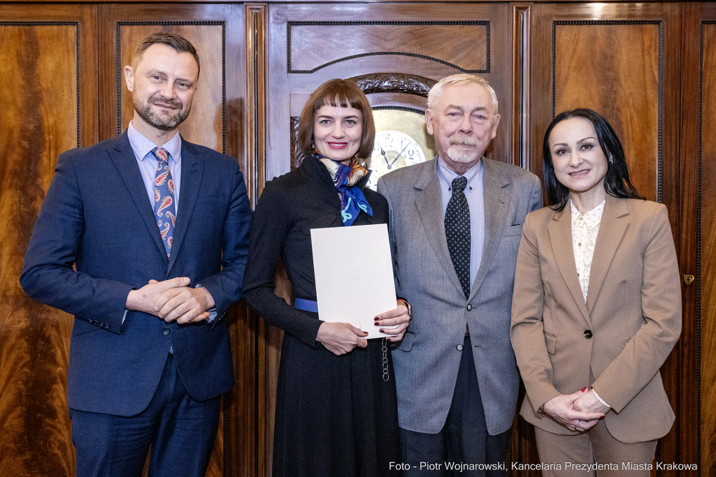 Delfina Jałowik, wręczenie, nominacja, Bunkier Sztuki, Majchrowski  Autor: P. Wojnarowski