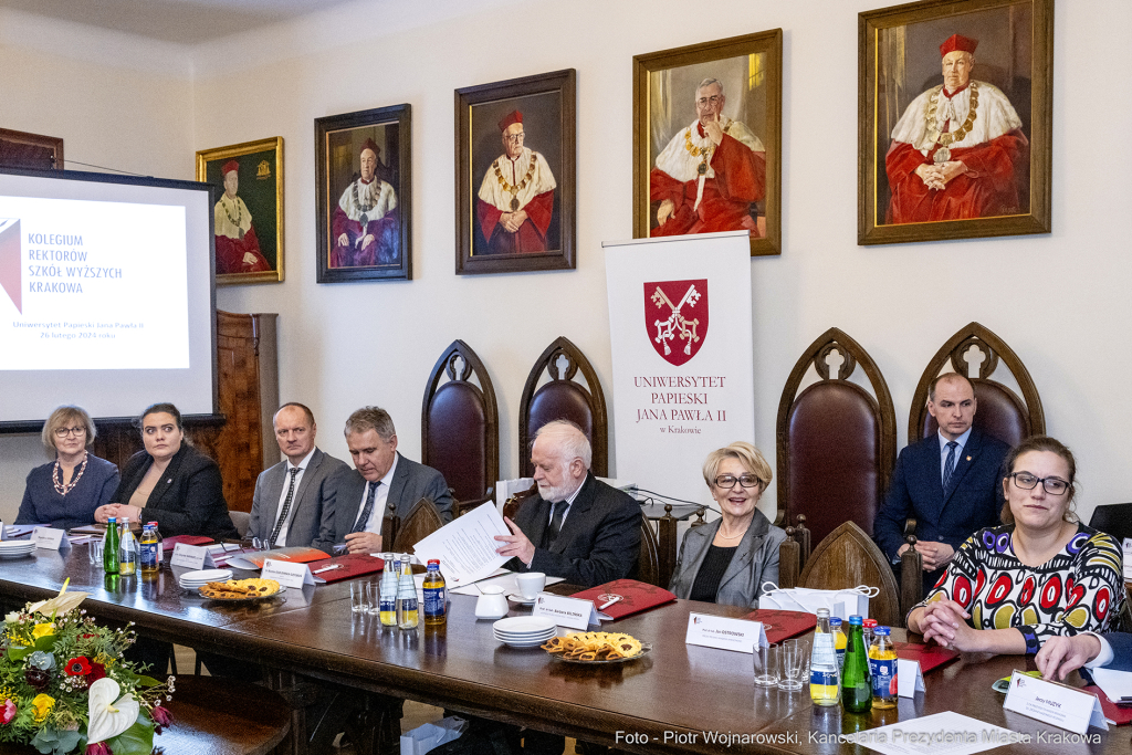 Kolegium Rektorów, Majchrowski, Klęczar, posiedzenie, rektorzy, prezydent, wojewoda, Uniwersytet P  Autor: P. Wojnarowski