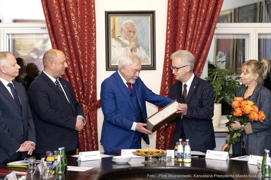 Kolegium Rektorów, Majchrowski, Klęczar, posiedzenie, rektorzy, prezydent, wojewoda, Uniwersytet P  Autor: P. Wojnarowski