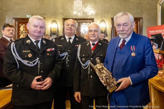 pw_200_27_fot. piotr wojnarowski.jpg-Straż Pożarna, Komenda Miejska, narada, roczna, Majchrowski