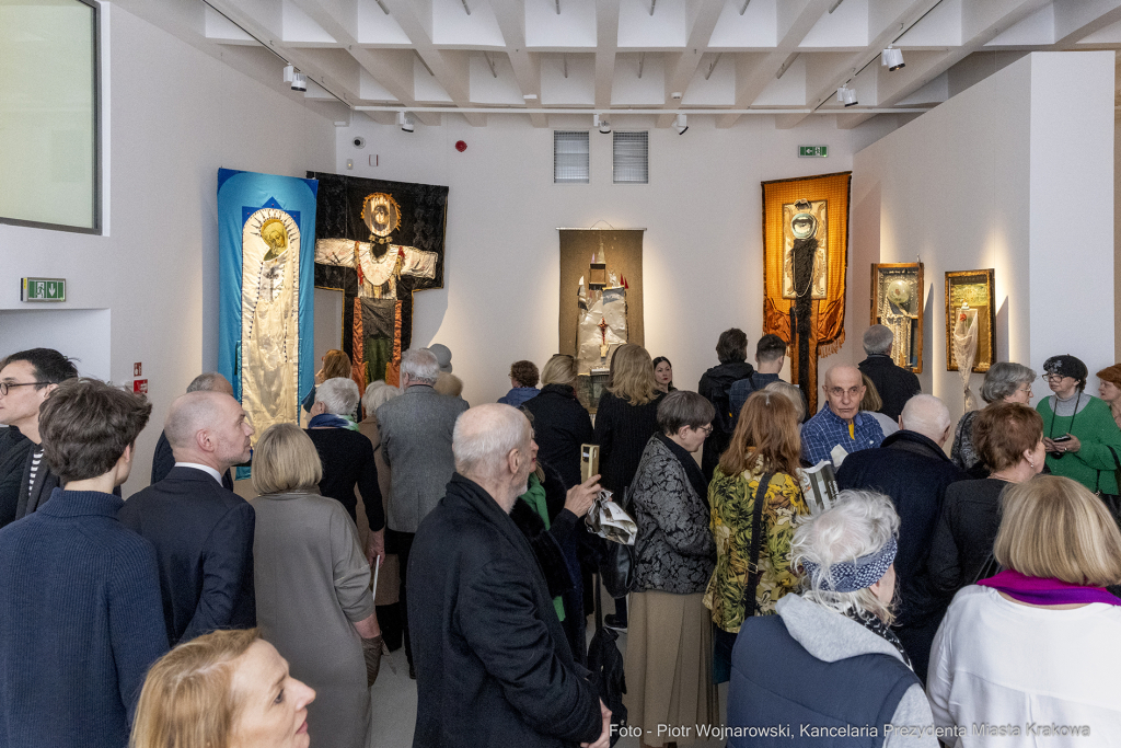 wernisaż, Starmachowie, Starmach, wystawa, Bunkier Sztuki, Majchrowski, Daj mi wszystko, dar, donac  Autor: P. Wojnarowski