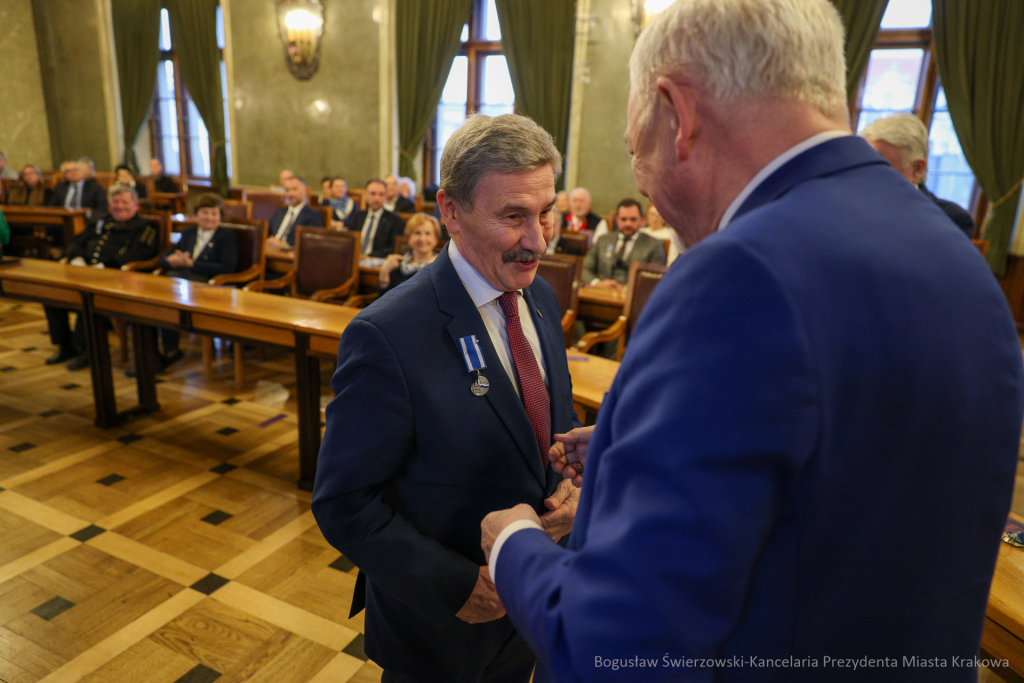 wręczenie, Honoris Gratia, Majchrowski, zasłużeni dla Krakowa, Święta Patrona Miasta  Autor: B. Świerzowski