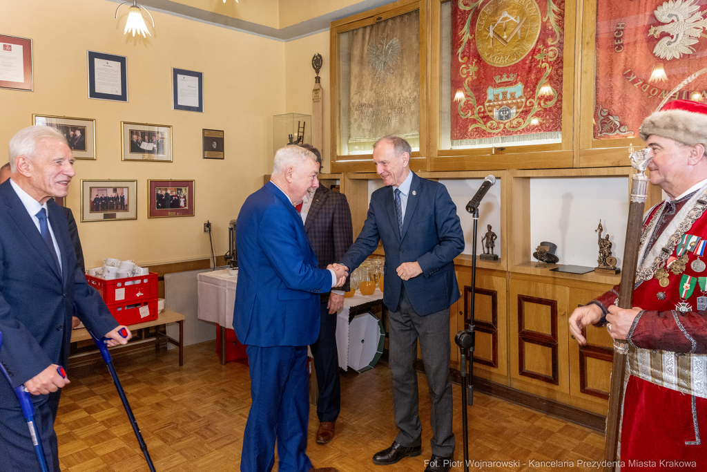 wręczenie, medal św. Józefa, Majchrowski, zasłużeni dla Krakowa, Święto Patrona Miasta  Autor: P. Wojnarowski