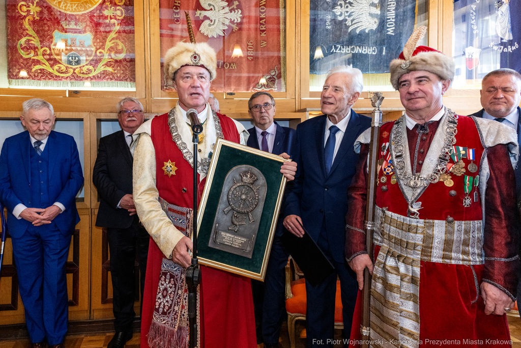 wręczenie, medal św. Józefa, Majchrowski, zasłużeni dla Krakowa, Święto Patrona Miasta  Autor: P. Wojnarowski