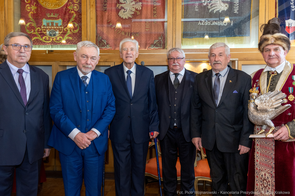 wręczenie, medal św. Józefa, Majchrowski, zasłużeni dla Krakowa, Święto Patrona Miasta  Autor: P. Wojnarowski