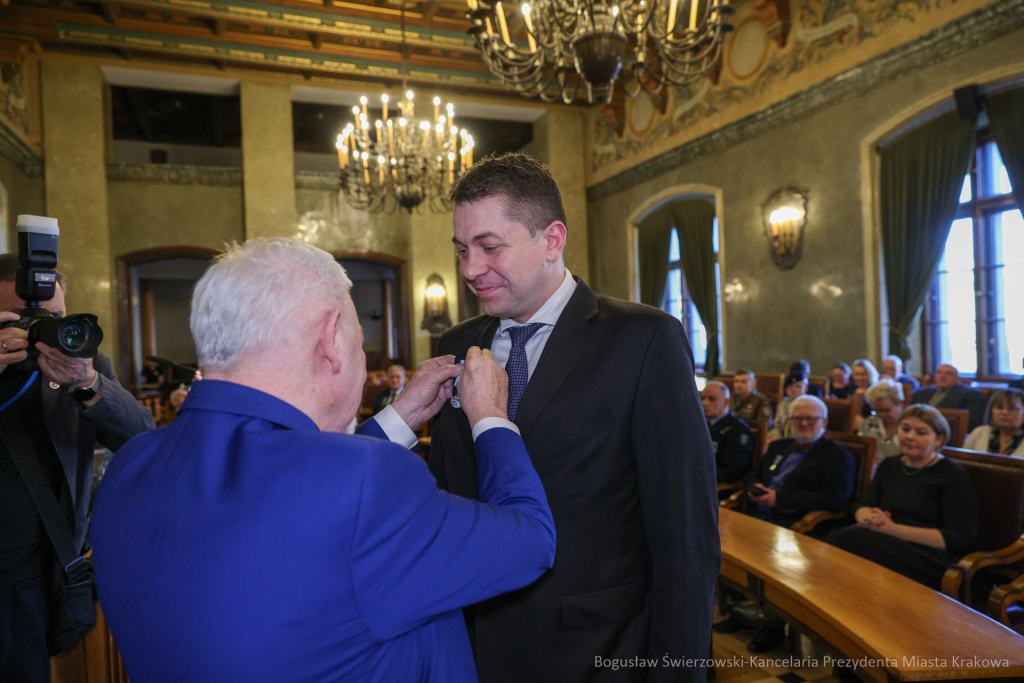 wręczenie, Honoris Gratia, Majchrowski, zasłużeni dla Krakowa, Święto Patrona Miasta  Autor: B. Świerzowski