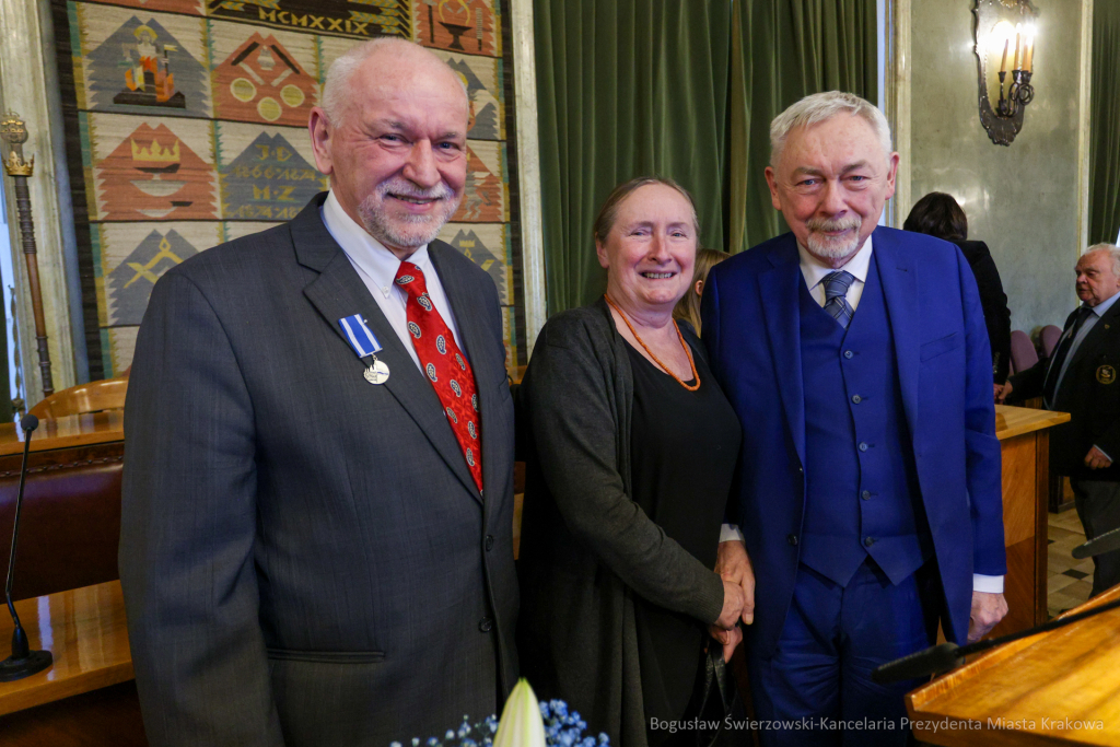 wręczenie, Honoris Gratia, Majchrowski, zasłużeni dla Krakowa, Święto Patrona Miasta  Autor: B. Świerzowski