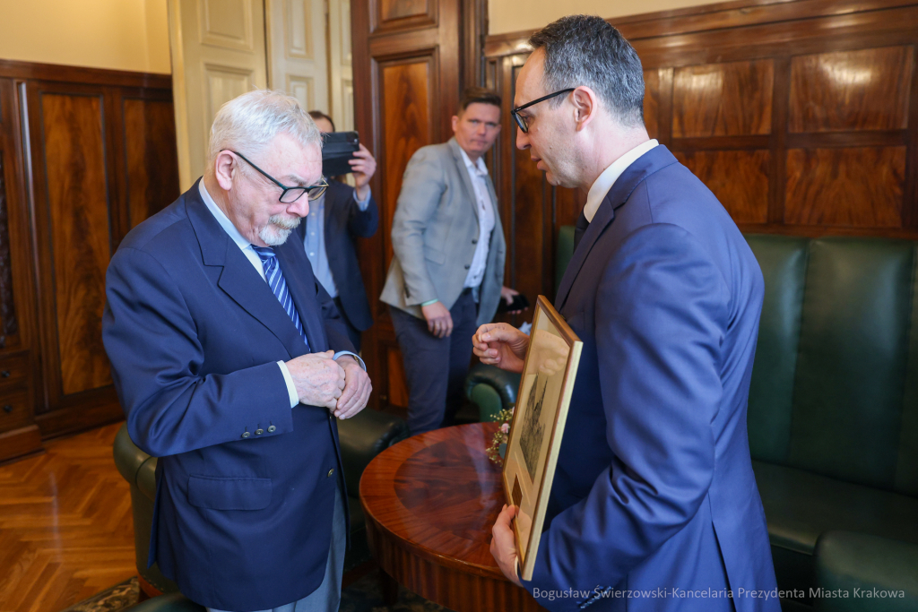 bs-240405-img_1112.jpg-Minister, Majchrowski  Autor: B. Świerzowski