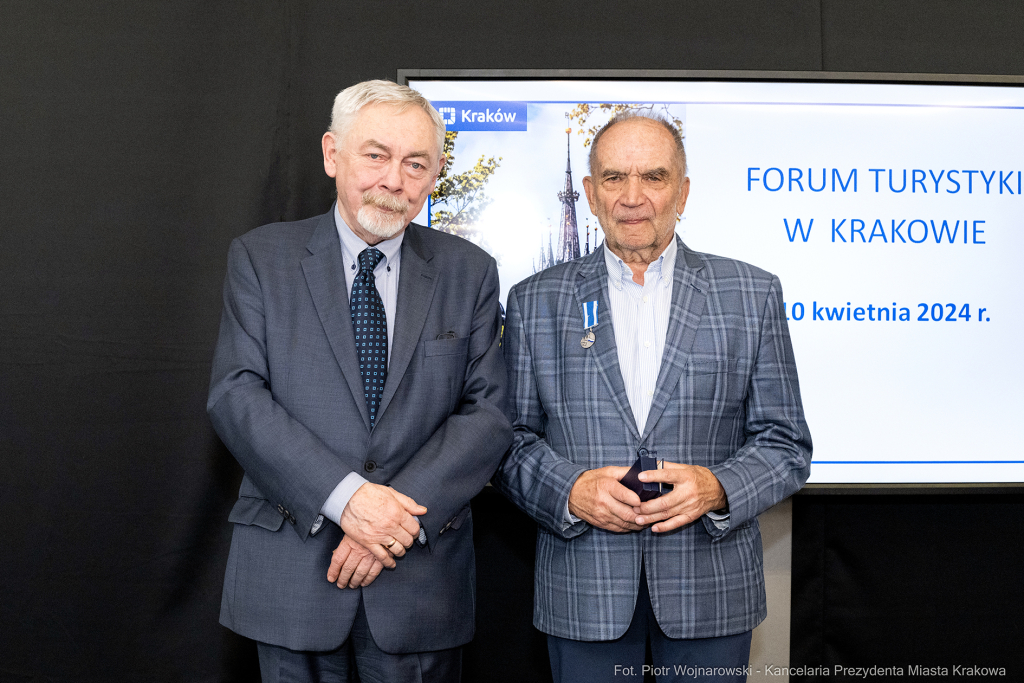 Foru Turystyki, Józef Lassota , Majchrowski, Grabiński, Pawlusiński, Czemborowicz, Kreator Krakow  Autor: P. Wojnarowski