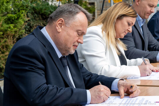 Tyniecka, SP 54, Szkoła Podstawowa nr 54, akt erekcyjny, rozbudowa, Kulig, Kraków, Chamielec Iwona