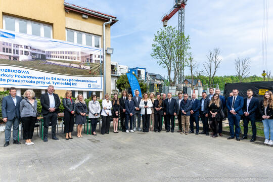 Tyniecka, SP 54, Szkoła Podstawowa nr 54, akt erekcyjny, rozbudowa, Kulig, Kraków, Chamielec Iwona