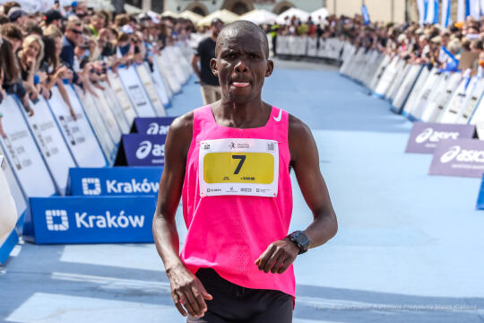 bs_240414_4346.jpg-Cracovia Maraton, Majchrowski