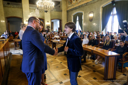 Laur Olimpijski, dyplomy, zdolni uczniowie, szkoły podstawowe, wręczenie, Buszek, Korfel-Jasińska