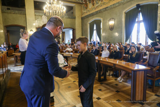 Laur Olimpijski, dyplomy, zdolni uczniowie, szkoły podstawowe, wręczenie, Buszek, Korfel-Jasińska