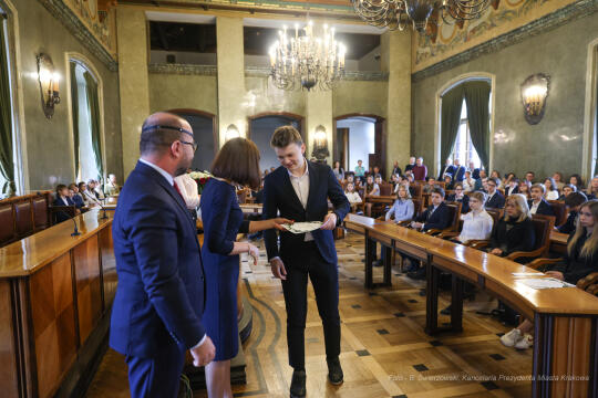 Laur Olimpijski, dyplomy, zdolni uczniowie, szkoły podstawowe, wręczenie, Buszek, Korfel-Jasińska