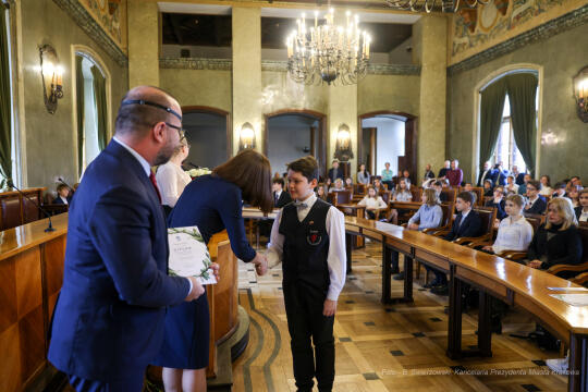 Laur Olimpijski, dyplomy, zdolni uczniowie, szkoły podstawowe, wręczenie, Buszek, Korfel-Jasińska