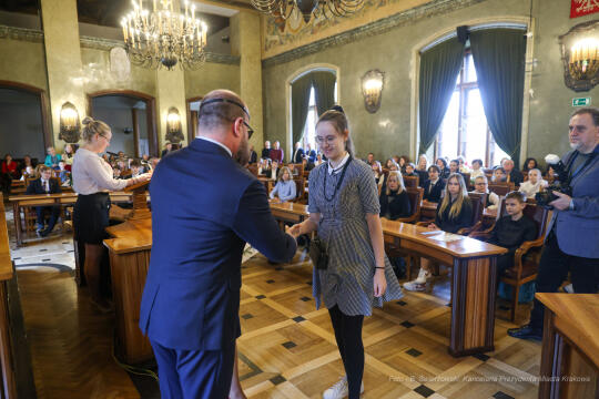 Laur Olimpijski, dyplomy, zdolni uczniowie, szkoły podstawowe, wręczenie, Buszek, Korfel-Jasińska