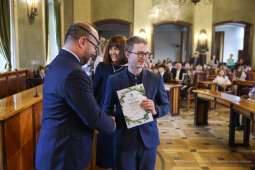 Laur Olimpijski, dyplomy, zdolni uczniowie, szkoły podstawowe, wręczenie, Buszek, Korfel-Jasińska