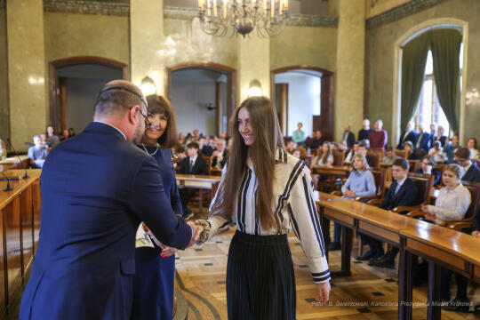Laur Olimpijski, dyplomy, zdolni uczniowie, szkoły podstawowe, wręczenie, Buszek, Korfel-Jasińska